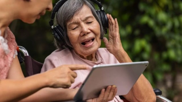 Музику часто використовують як одну з форм терапії для пацієнтів з деменцією