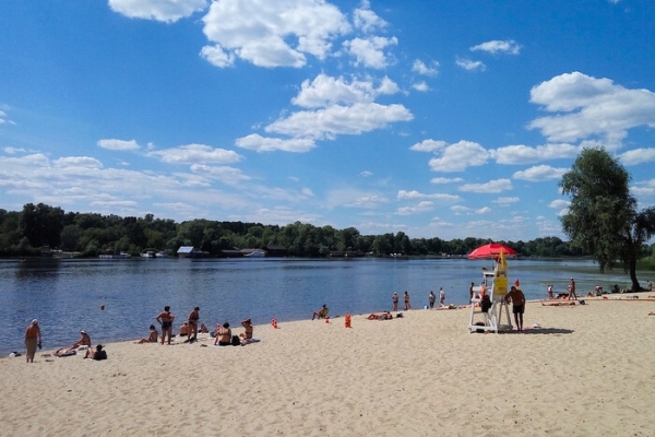 У Києві заборонено купатися на шести пляжах