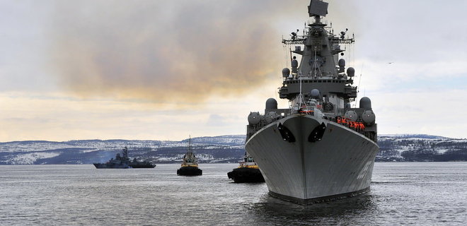 Росія та Китай направили найбільшу в історії флотилію патрулювати поряд зі США – WSJ - Фото
