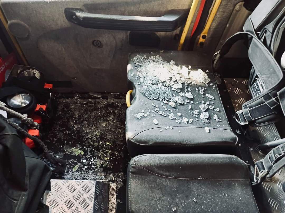 Росія вдарила по церкві та тролейбусу у Херсоні, потім по рятувальниках, є поранені – фото