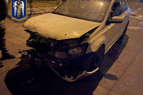 Атака на Київ: з'явилися перші фото наслідків падіння уламків