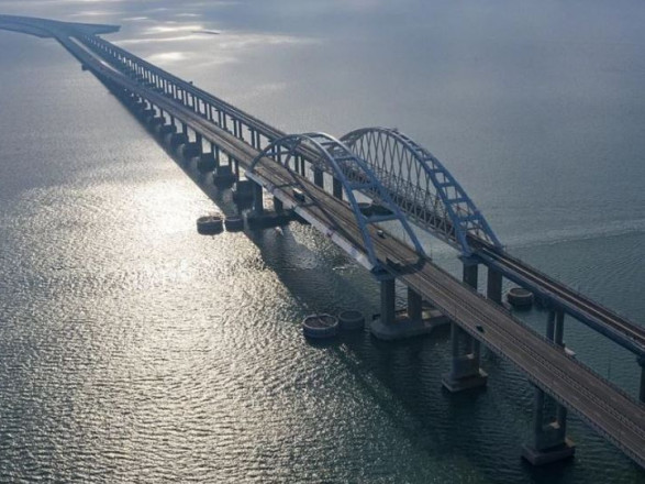 ЗМІ заявили про заміну росією прольоту на Кримському мосту замість пошкодженого: з'явилися знімки