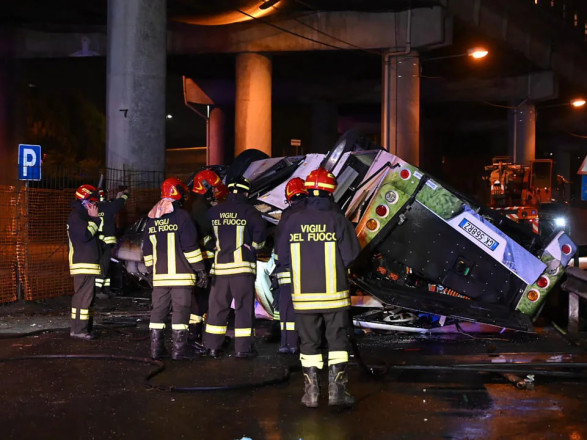 Падіння автобуса з мосту в Італії: у МЗС уточнили, що загинули четверо українців