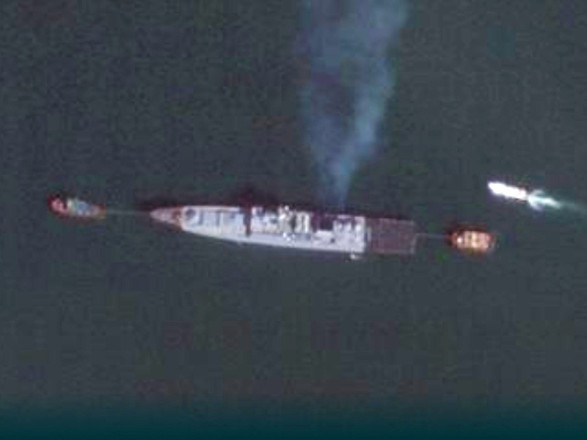 Російський фрегат "Адмірал Макаров" відбуксировали у гавань Севастополя