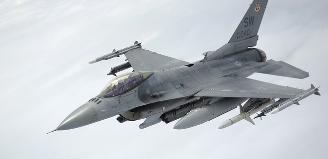 Прем'єр Нідерландів: F-16 для України за два тижні будуть у Румунії для навчань льотчиків - Фото