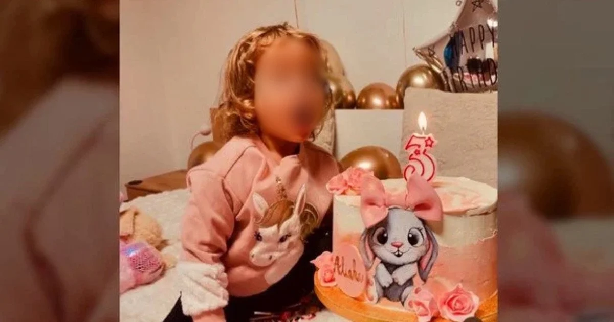 Трирічна Аліна Петрів, яку мама втопила у ванні Трирічна Аліна Петрів, яку мама втопила у ванні