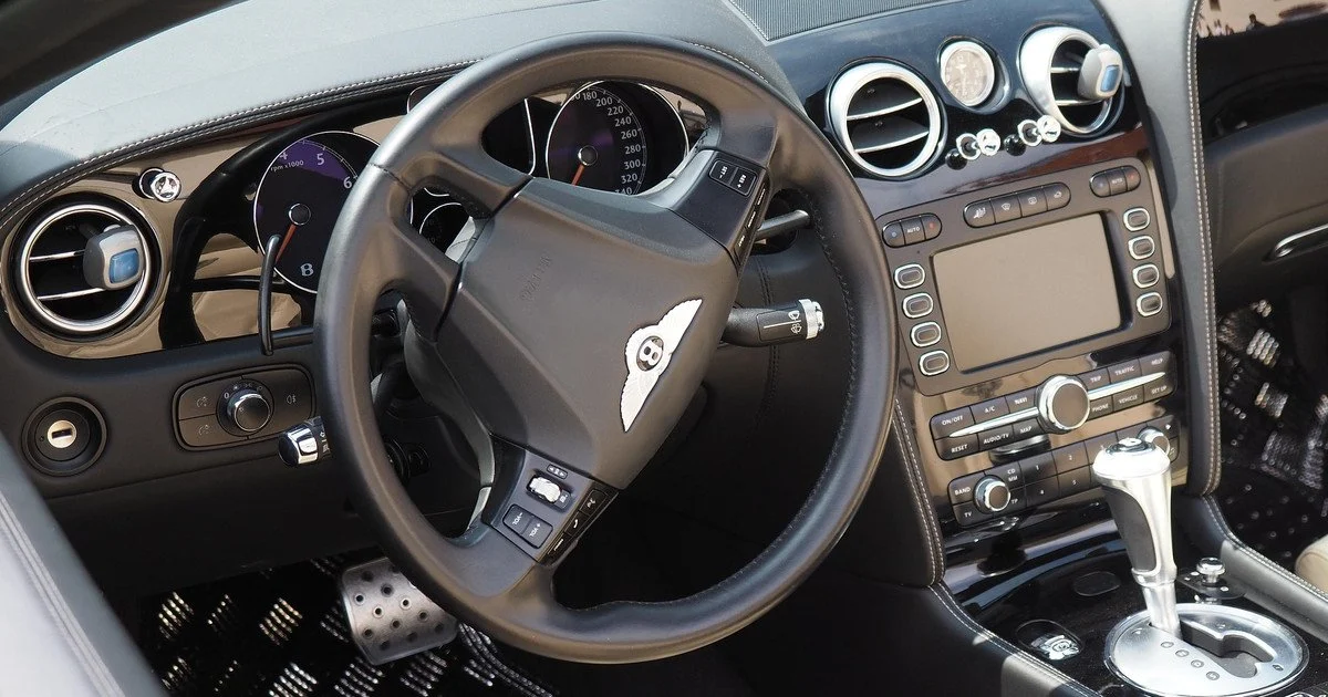 Податок на розкіш автомобілів в Україні Податок на розкіш автомобілів в Україні