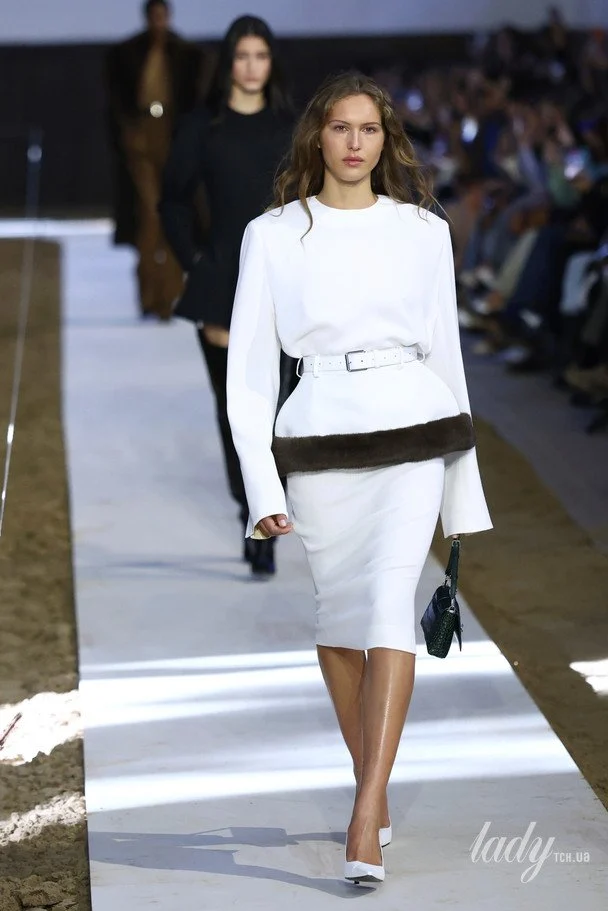 Stella McCartney Fall 2026 / © Associated Press