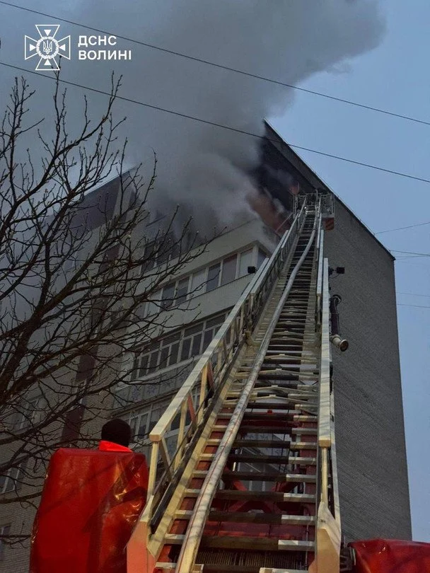 Атака на Луцьк 1 квітня. / © ДСНС
