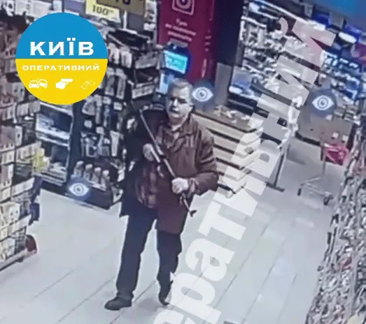 Стрілець у супермаркеті / © скриншот з відео