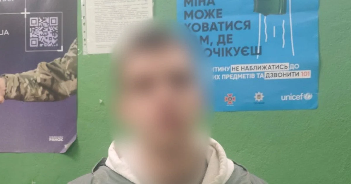 У метро Харкова п’яна людина вистрілила зі стартового пістолета