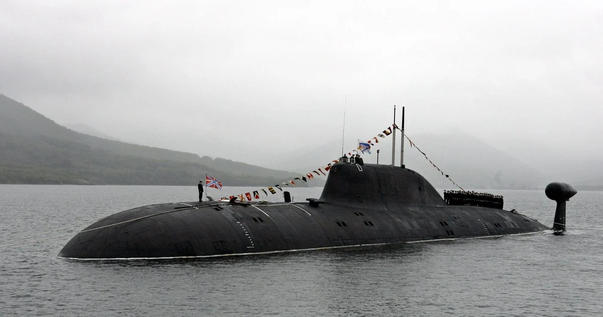 Російський атомний підводний човен класу «Щука» (назва НАТО: «Акула») Російський атомний підводний човен класу «Щука» (назва НАТО: «Акула»)