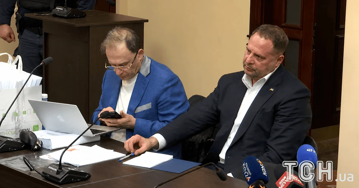 «Одна квартира, одна машина»: Єрмак відхрестився від елітних маєтків у Козині «Одна квартира, одна машина»: Єрмак відхрестився від елітних маєтків у Козині