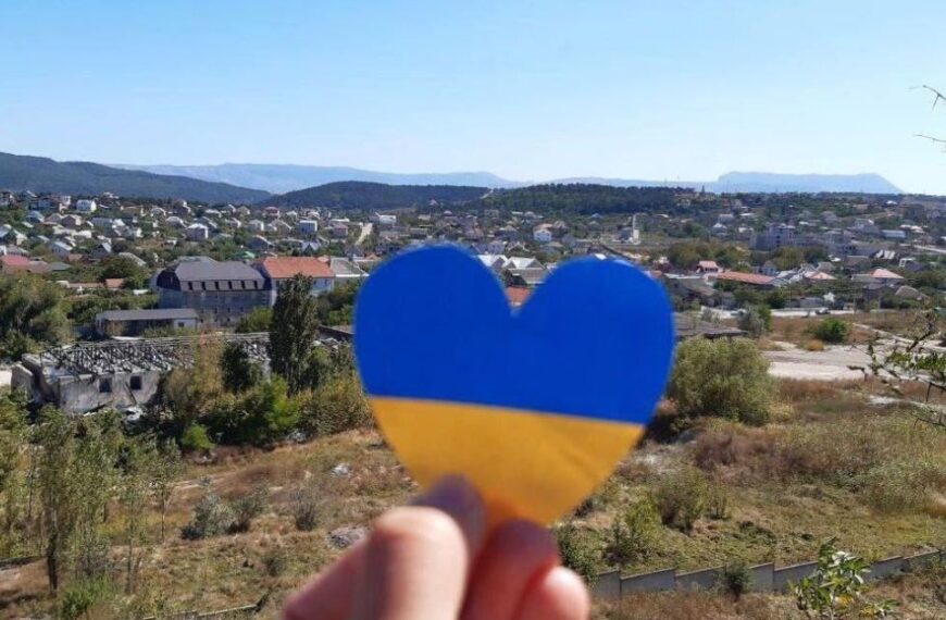 На Кримщині пролунали вибухи, зникло світло: повідомляють про атаку безпілотників.