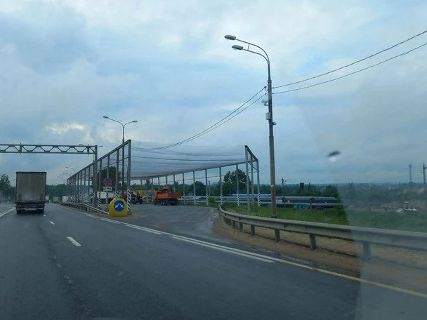 Противодронові мережі, ймовірно, з’явилися на трасі за 9 км від резиденції Путіна на Валдаї / © російські ЗМІ