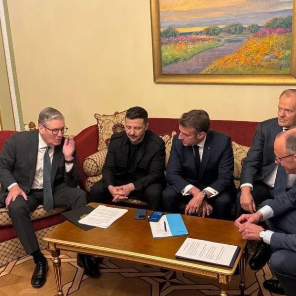 Володимир Зеленський під час візиту до Лондона проведе зустрічі з керівниками Великої Британії, Франції та Німеччини.
