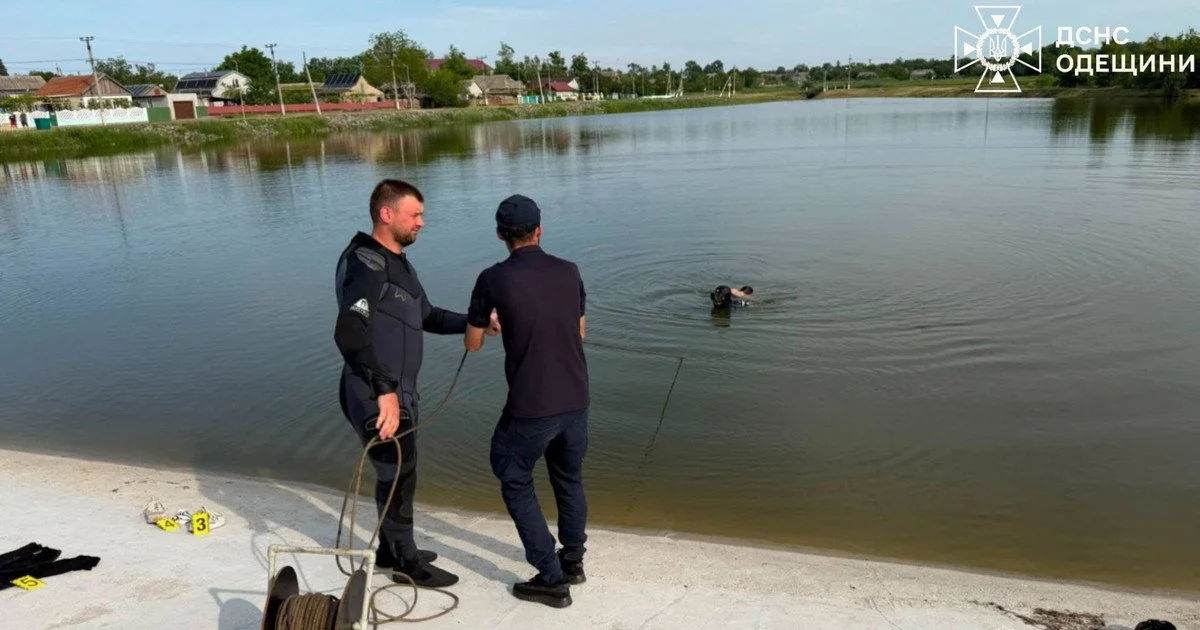 Трагедія на Одещині: двоє дівчат пішли купатись на ставок і потонули
