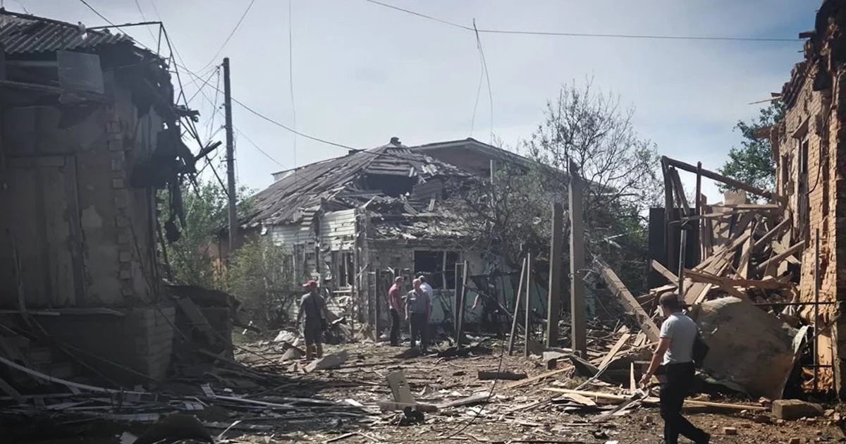 На Шосткинщині семеро цивільних постраждали внаслідок російських атак БпЛА На Шосткинщині семеро цивільних постраждали внаслідок російських атак БпЛА