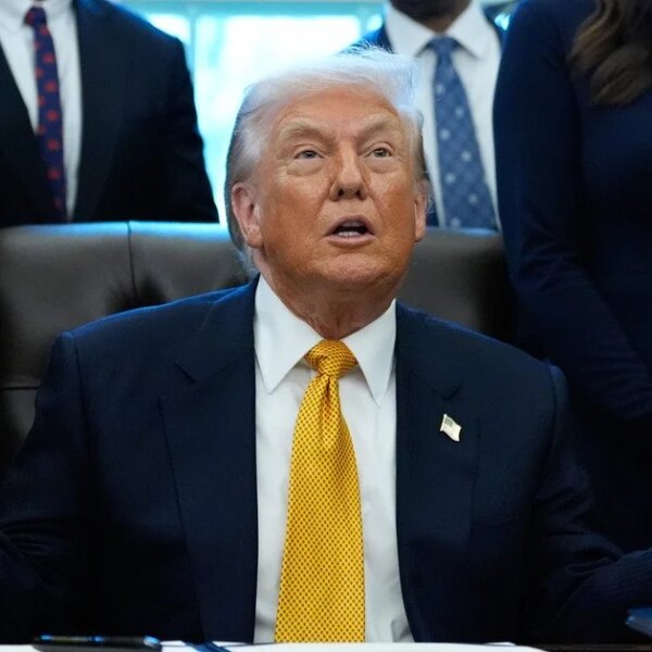 Трамп відповів на лист Зеленського Путіну: деталі заяви
