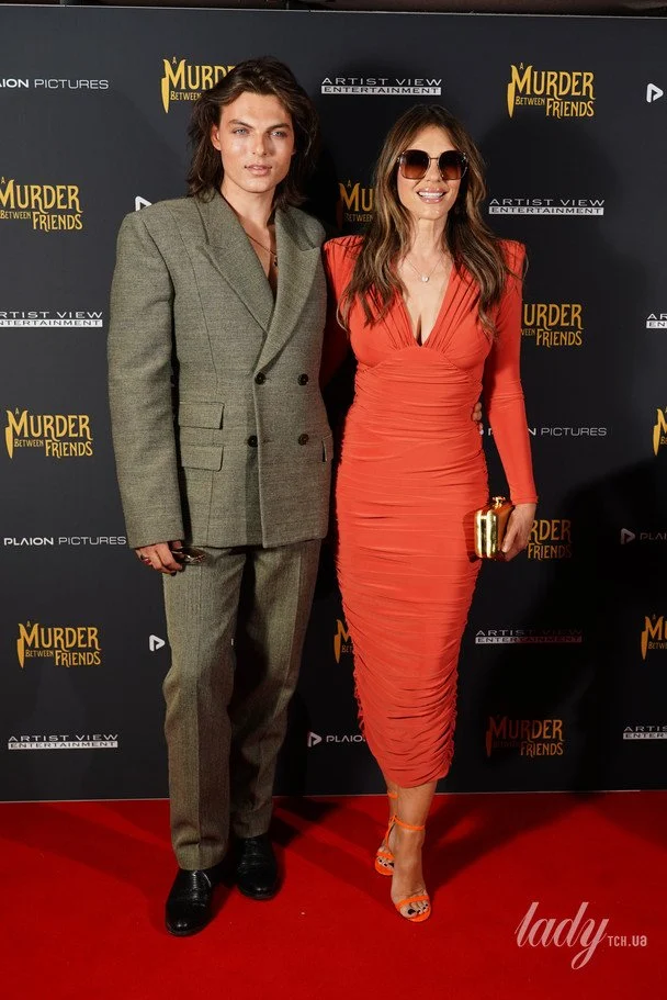 Elizabeth Hurley with her son / © Getty Images