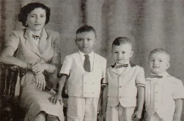 Zulina with her sons / Photo: LongeviQuest