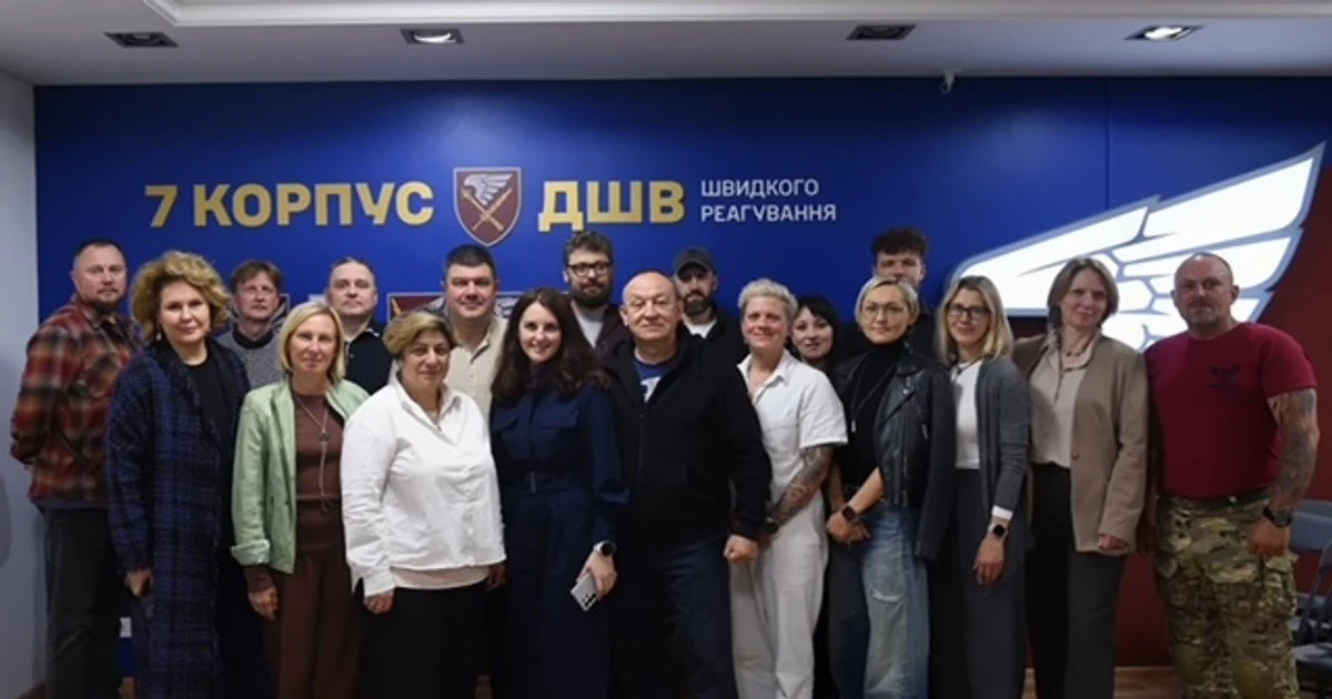 Спільний простір для цивільних та військових: у Дніпрі відкрили перший в Україні Марун Хаб