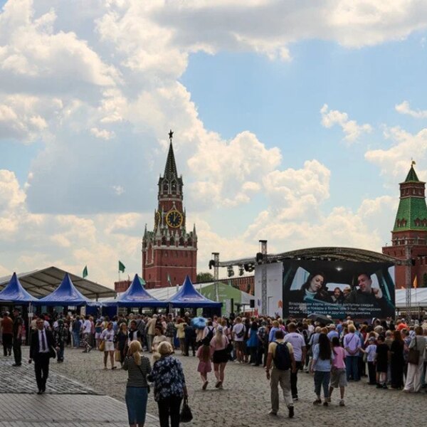 Напад на Москву: безпілотники викликали тривогу, аеропорт зупинив діяльність – подробиці