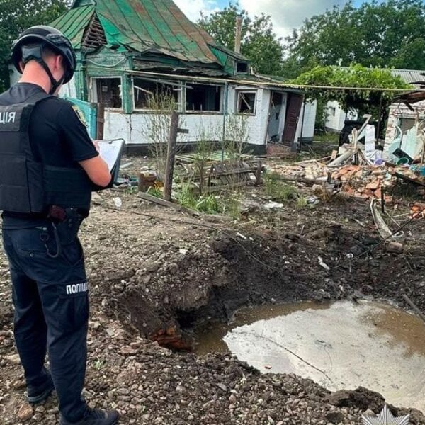 Російський дрон влучив у житлову будівлю: одна особа загинула, двоє…