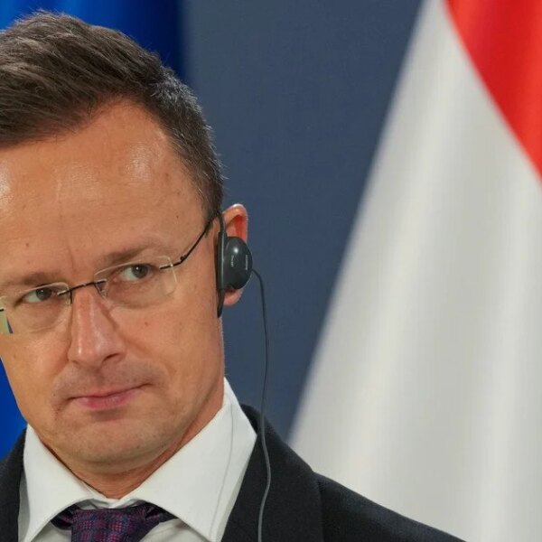 Служба безпеки України (СБУ) висунула звинувачення проти угорського чиновника.
