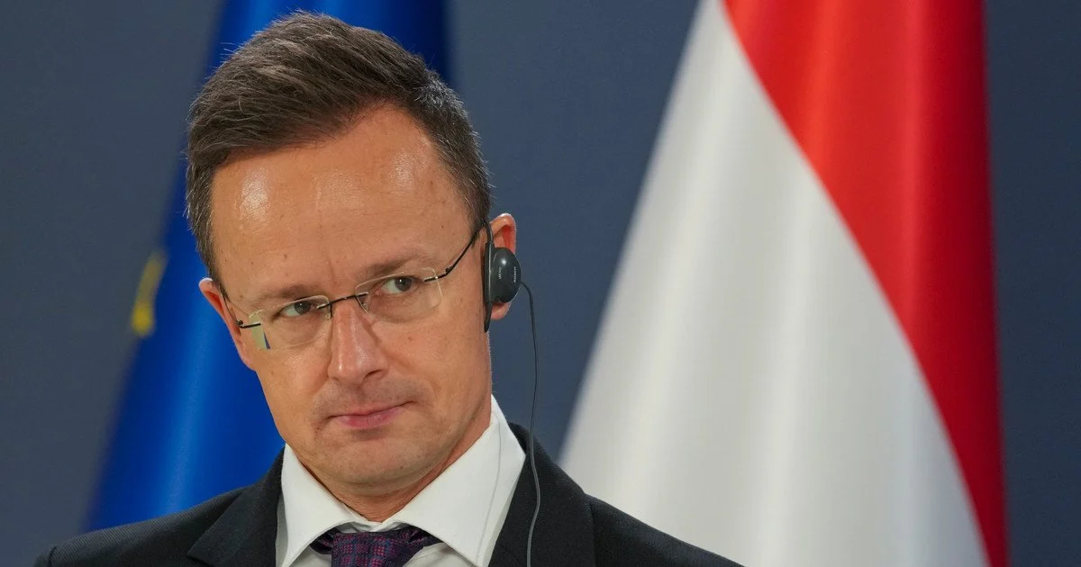 Сіярто очолював МЗС Угорщини 12 років