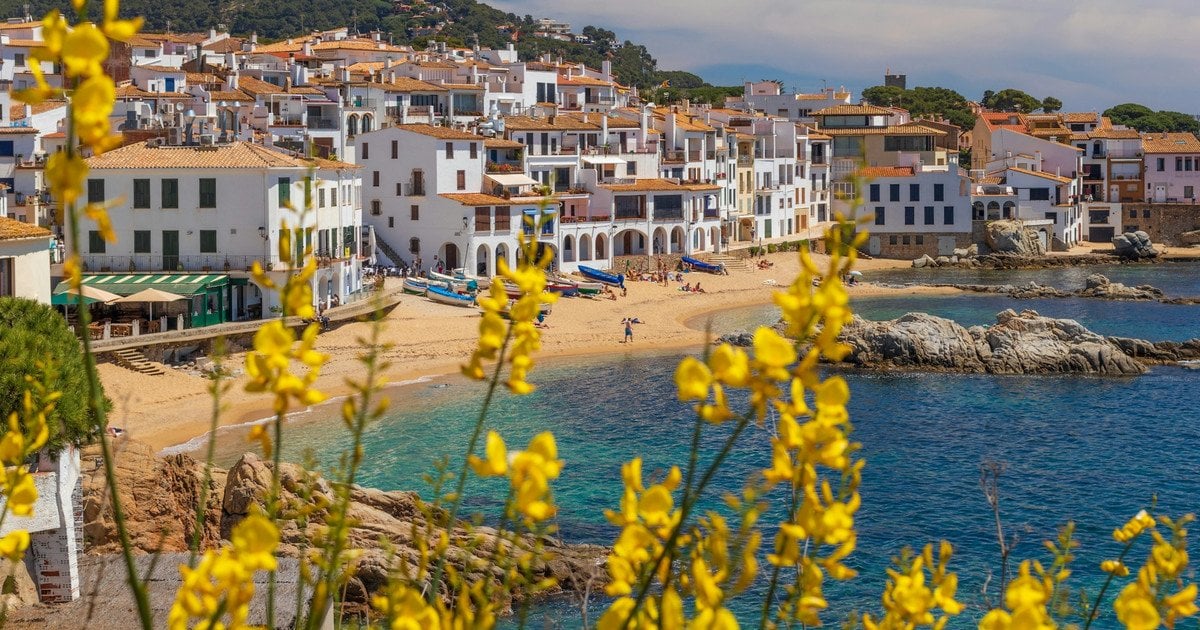A Ukrainian woman lived in Spain and honestly named four downsides that tourists are not told about