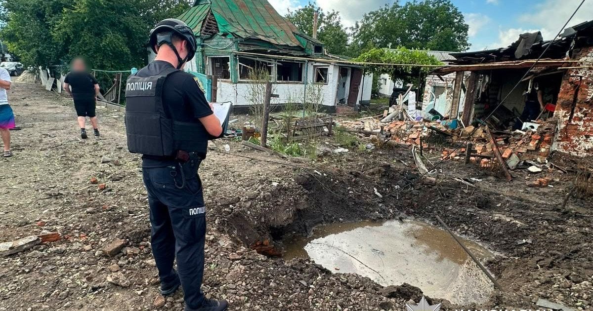 Безпілотник РФ поцілив у житлову будівлю: одна особа загинула, двоє отримали травми Безпілотник РФ поцілив у житлову будівлю: одна особа загинула, двоє отримали травми