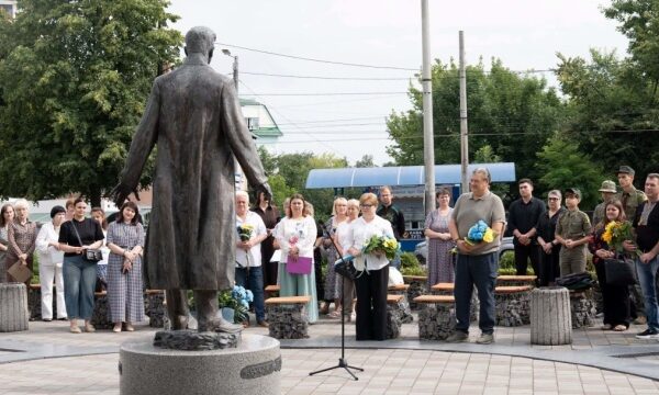У Житомирі вшанували пам’ять Олега Ольжича.