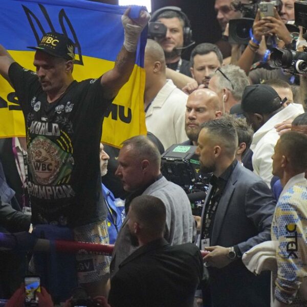 Звучна відставка зі світу боксу: Усик визначився з опонентом для…