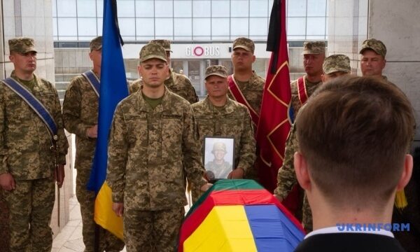 У столиці України відбулося прощання з литовським волонтером Ігнасом Кайлюсом.