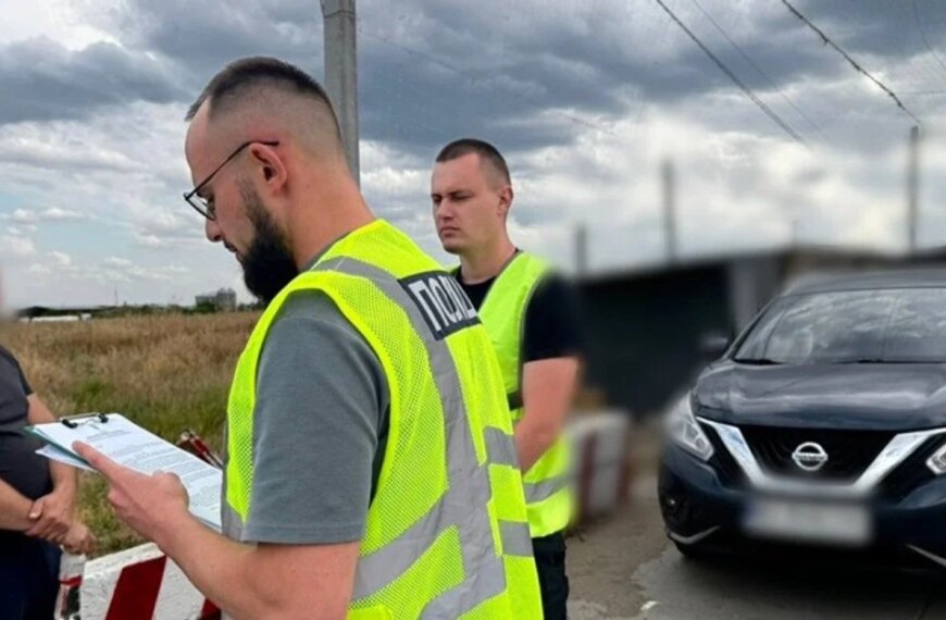 12 жертв і спроба втечі: поліція затримала водія Nissan, який,…