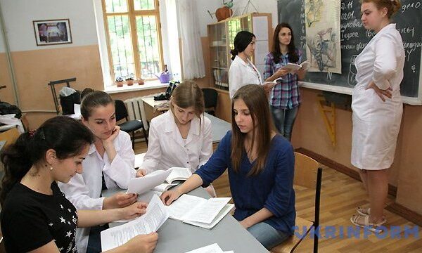 Прийомна кампанія: за першу добу вступники подали більш як 40 тисяч заявок