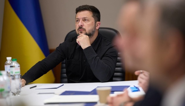 Зеленський провів спеціальну Ставку за участю командирів корпусів і виробників зброї