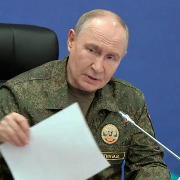 У Росії влада почала “тиснути” на бізнес: вимагає працівників або грошей на війну