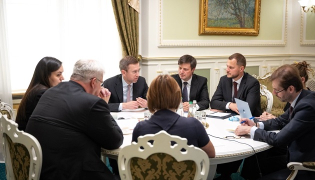 Корецький і Туск обговорили поглиблення співпраці в сфері економіки