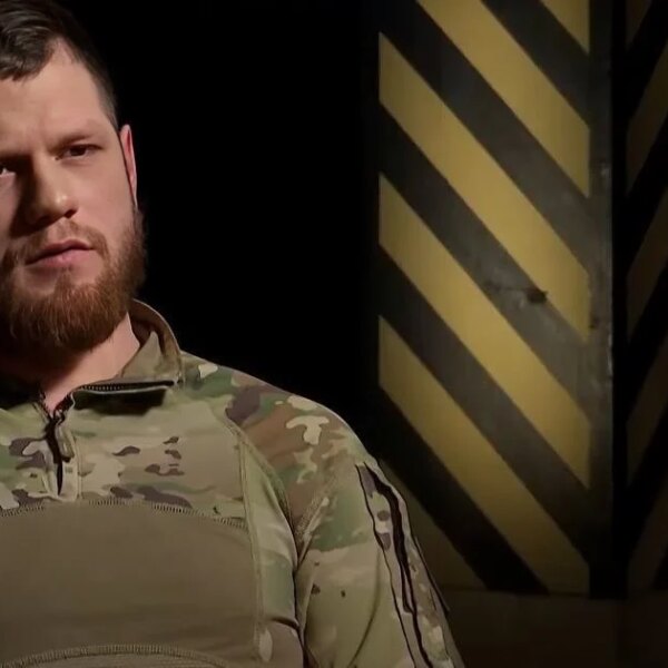 Новий скандал у ЗСУ: догана командиру “Вовків Да Вінчі” та наказ комбригам “підтримати” Сирського.