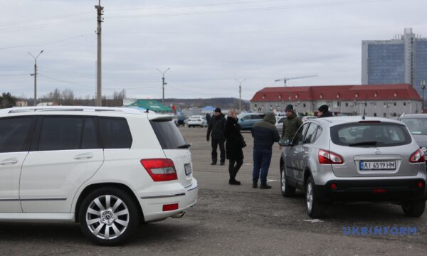 Український автомобільний ринок у першій половині 2026 року: перевага за кросоверами