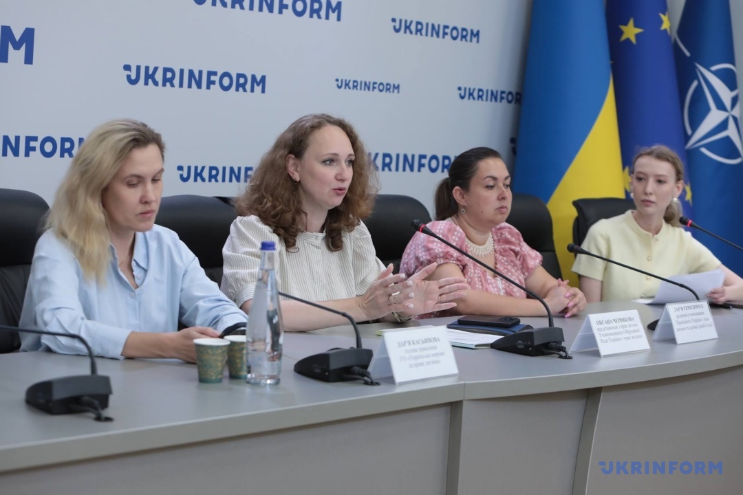 Оксана Червякова друга ліворуч. Фото Геннадія Мінченка
